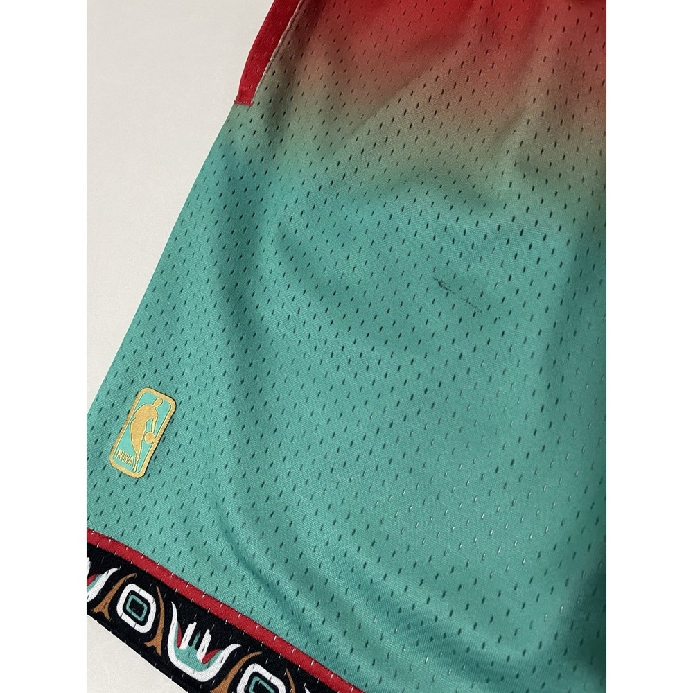 Mitchell & Ness '96 Grizzlies NBA Hardwood Classic Swingman Shorts medium - Picture 4 of 8